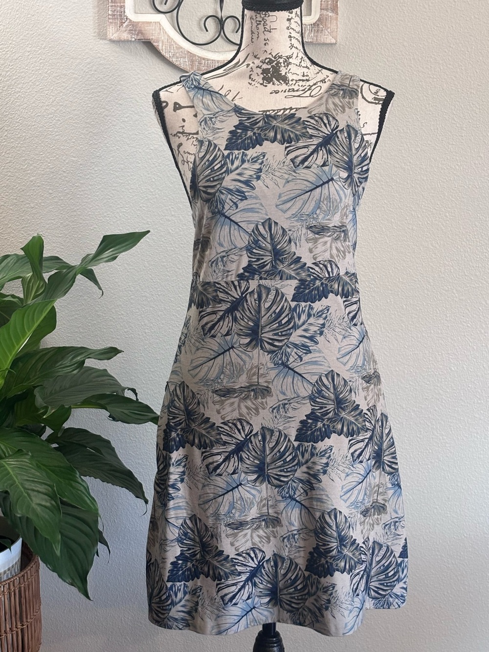 Kyodan Blue Leaf-Print Sleeveless Mini Dress